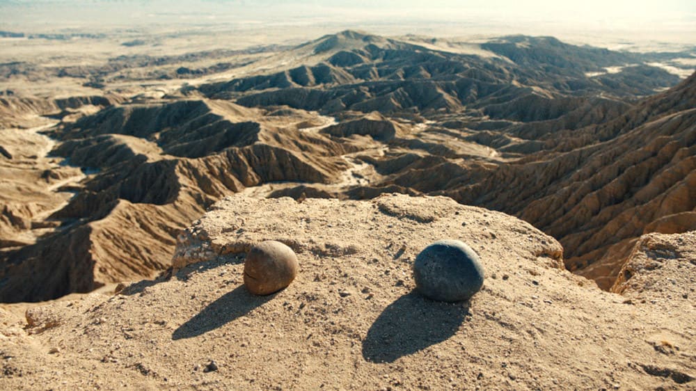 에브리씽_에브리웨어_올_앳_원스_이미지